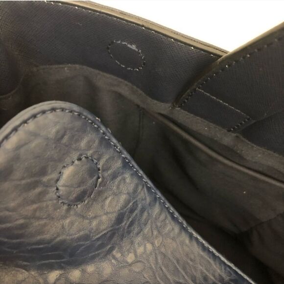 NWOT French Connection Spacious Blue Crossbody Bag Five Pockets - Picture 12 of 15